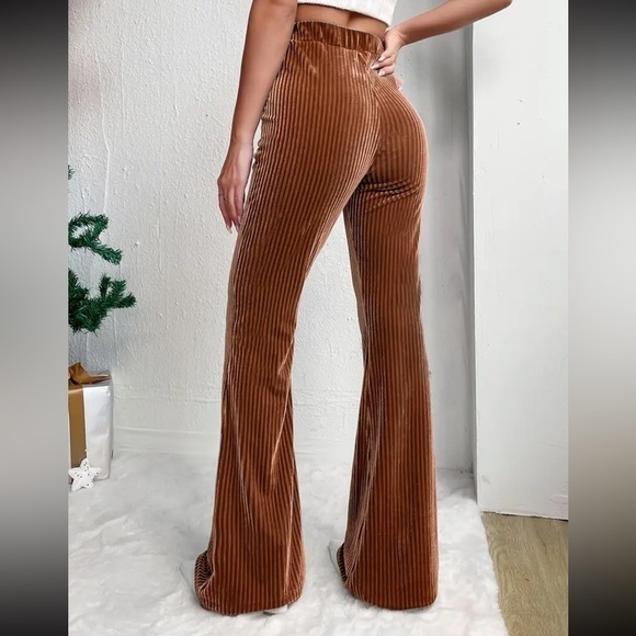 Chic High-Waist Flare Pants - Picture 2 of 3